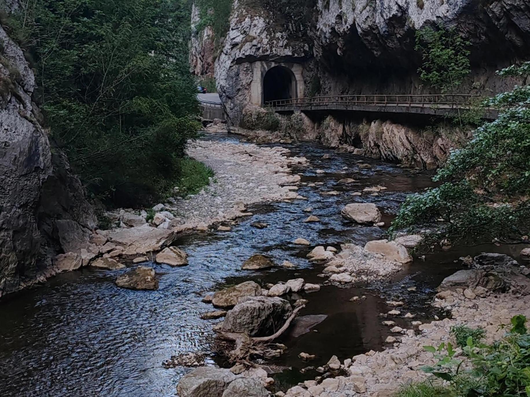 Juzni Vetar 호텔 Trnski Odorovci 외부 사진